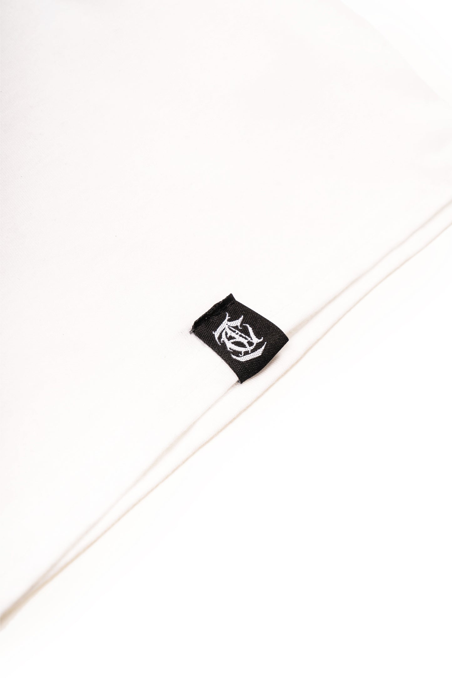 White tee ''C''